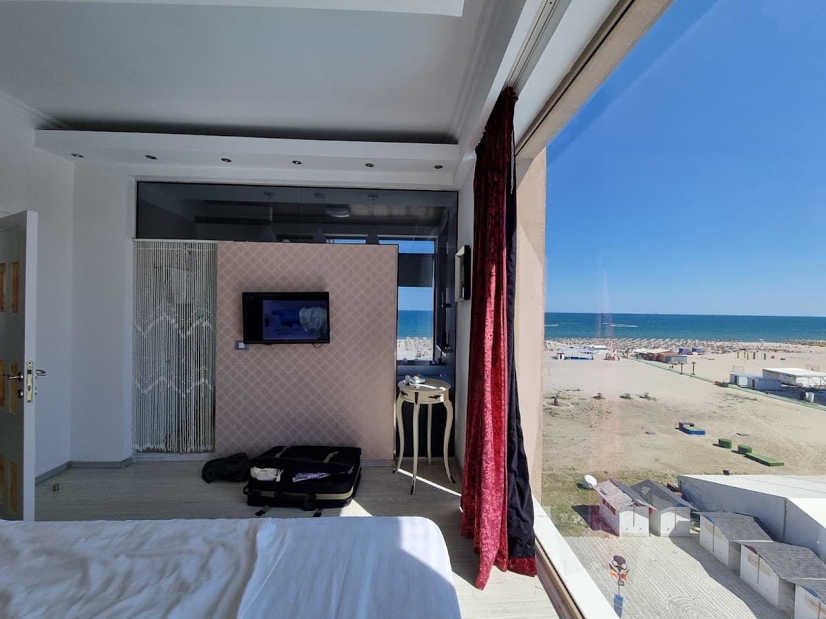 Hotel Phoenicia Luxury 2