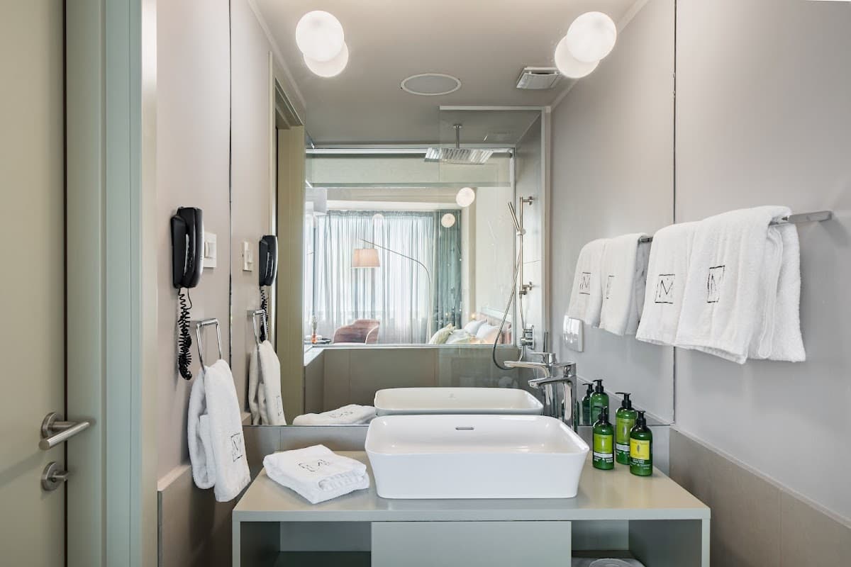 Millennium Hub & Hotel 3