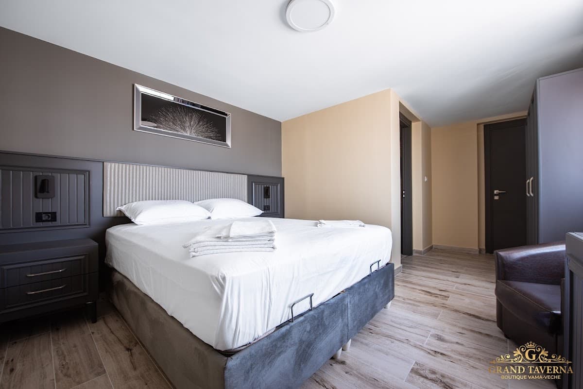 Grand Taverna Boutique 2