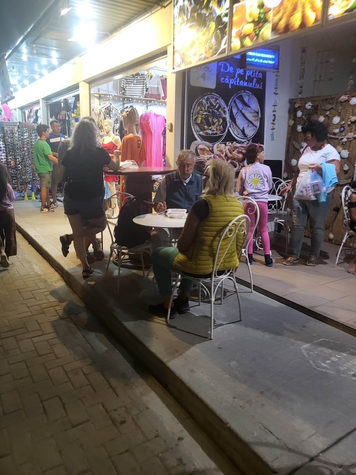 Kiki Patiserie Fast Food