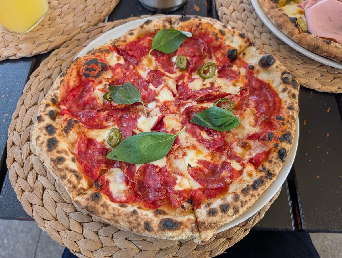 Pizzeria Locale Constanta 3