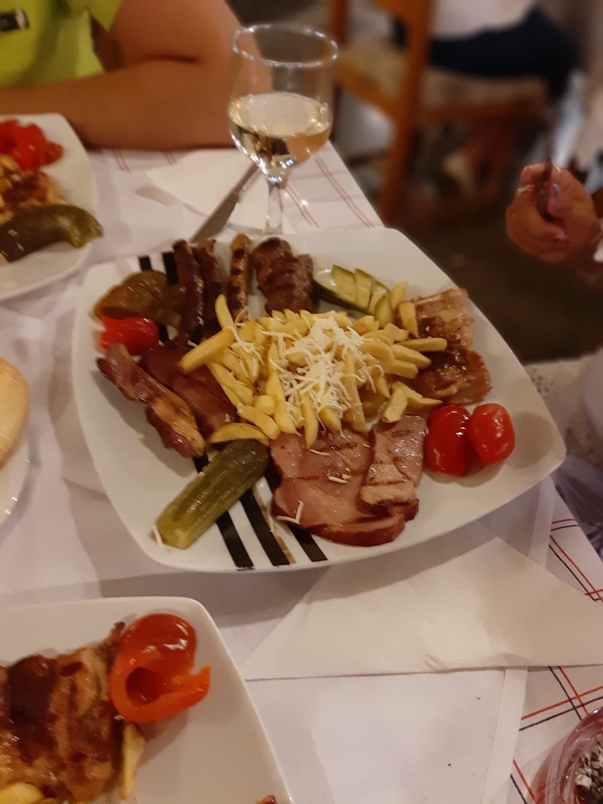 Restaurant Casa Dobrogeana 2