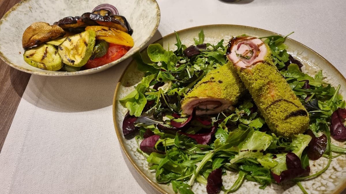 Restaurant Lupa by Bueno 2