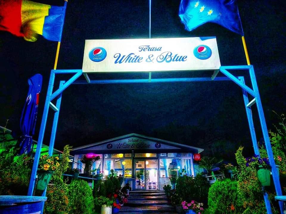 Restaurant White & Blue