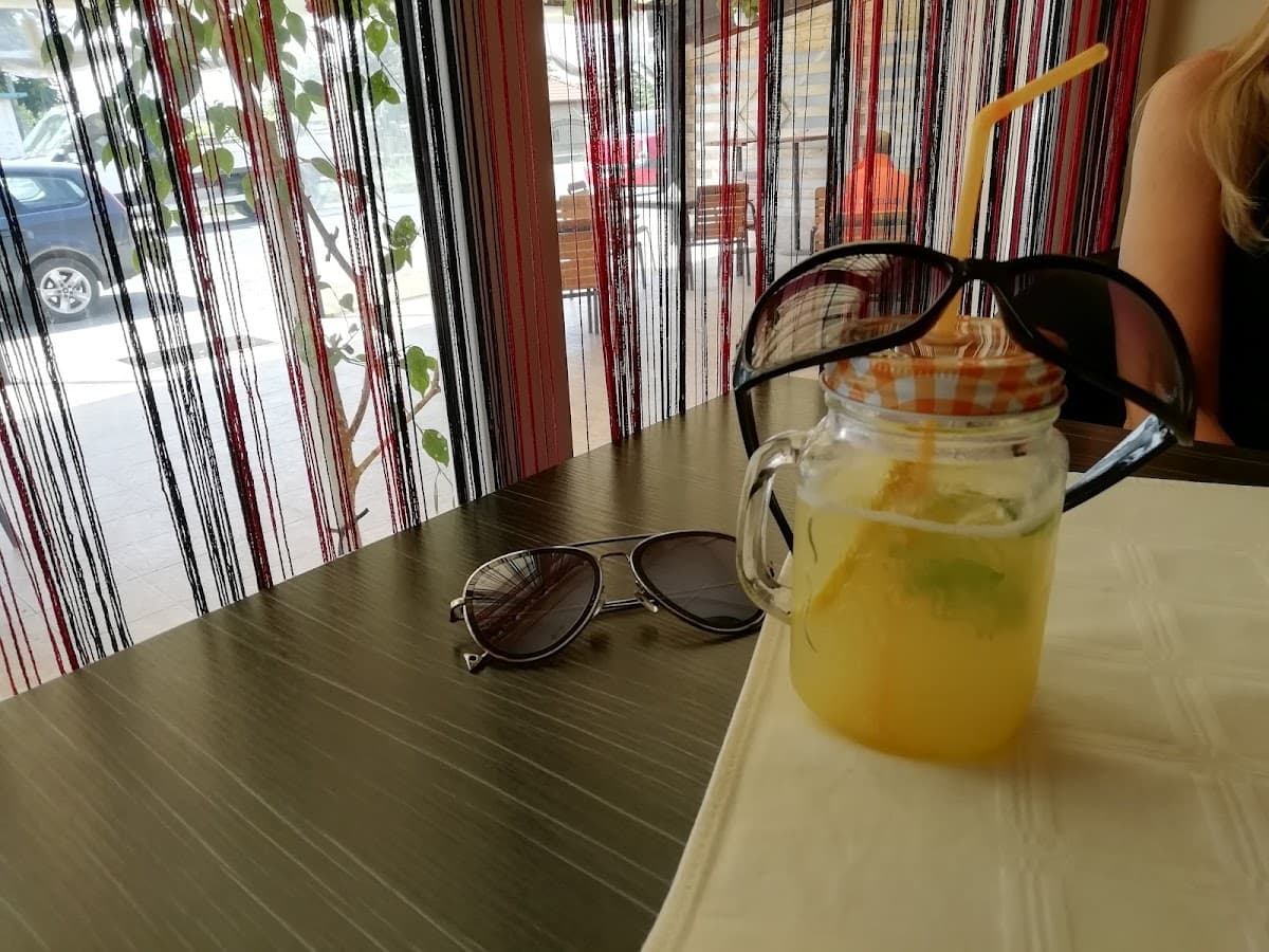 Terasa Pizzerie Lakme 3