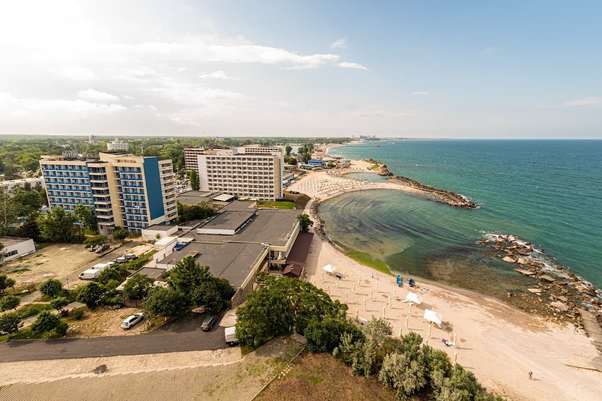 Hotel Capitol Jupiter - Vedere la mare, Piscina, Restaurant, Terasa, Loc de Joaca si Plaja