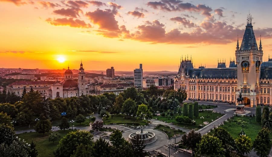Iașiul — Palatul Culturii și cele șapte coline