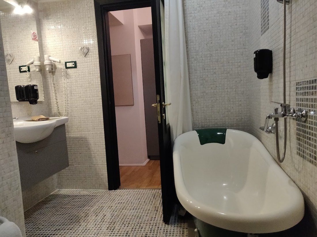 Ambra Boutique Hotel & Bistro 3