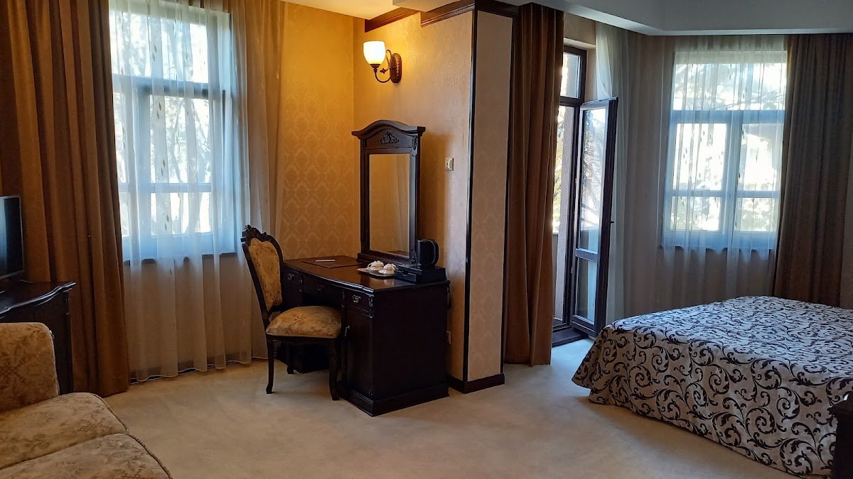 Hotel Carol 2