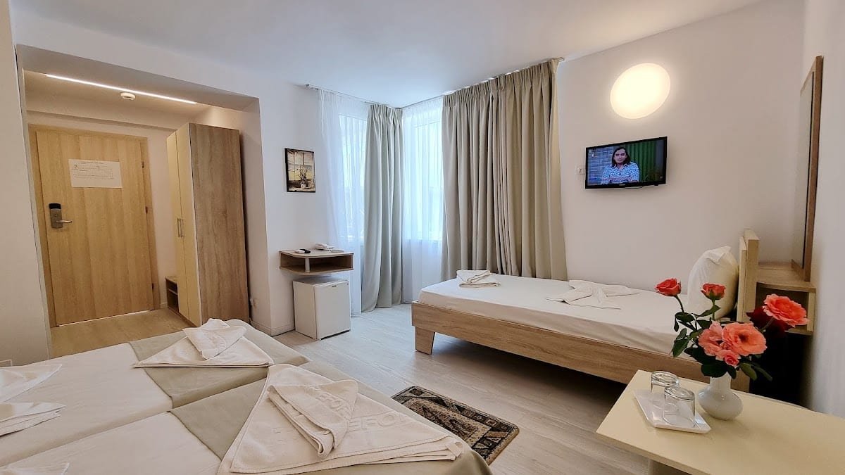 Hotel Diana 2