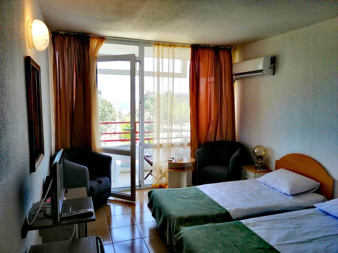 Hotel Mureș 2