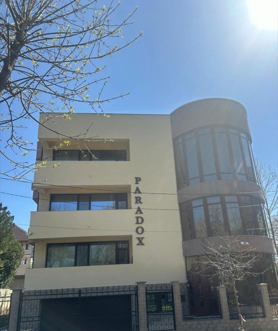 Hotel paradox 3