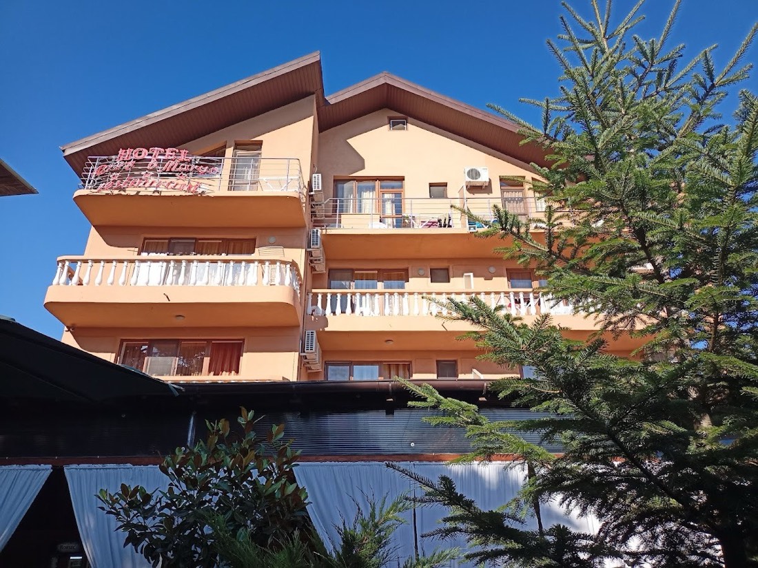 Hotel Roxy & Maryo