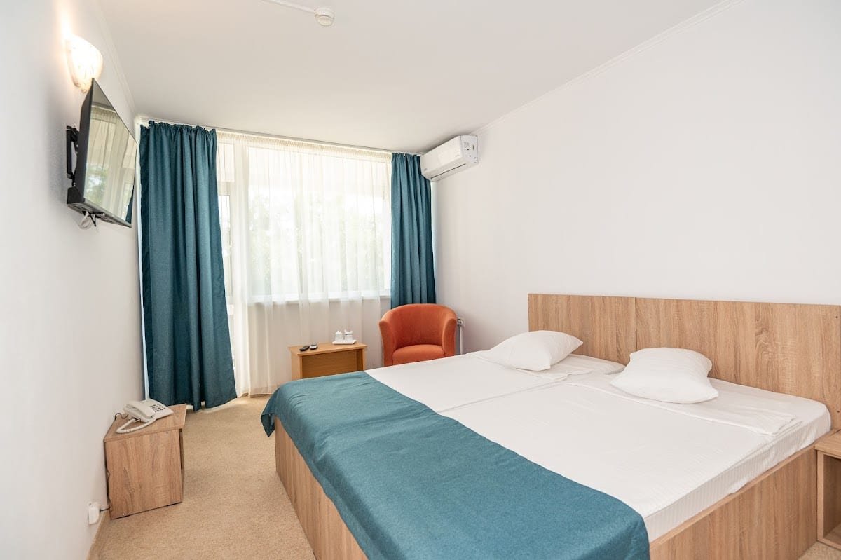 Hotel Semiramis Saturn 3