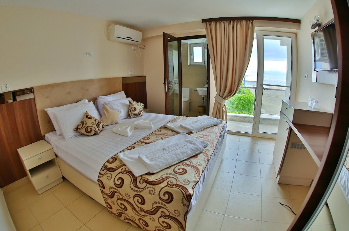 Jijo's Hotel 2