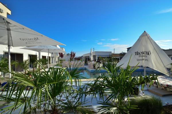 Oneiro Resort