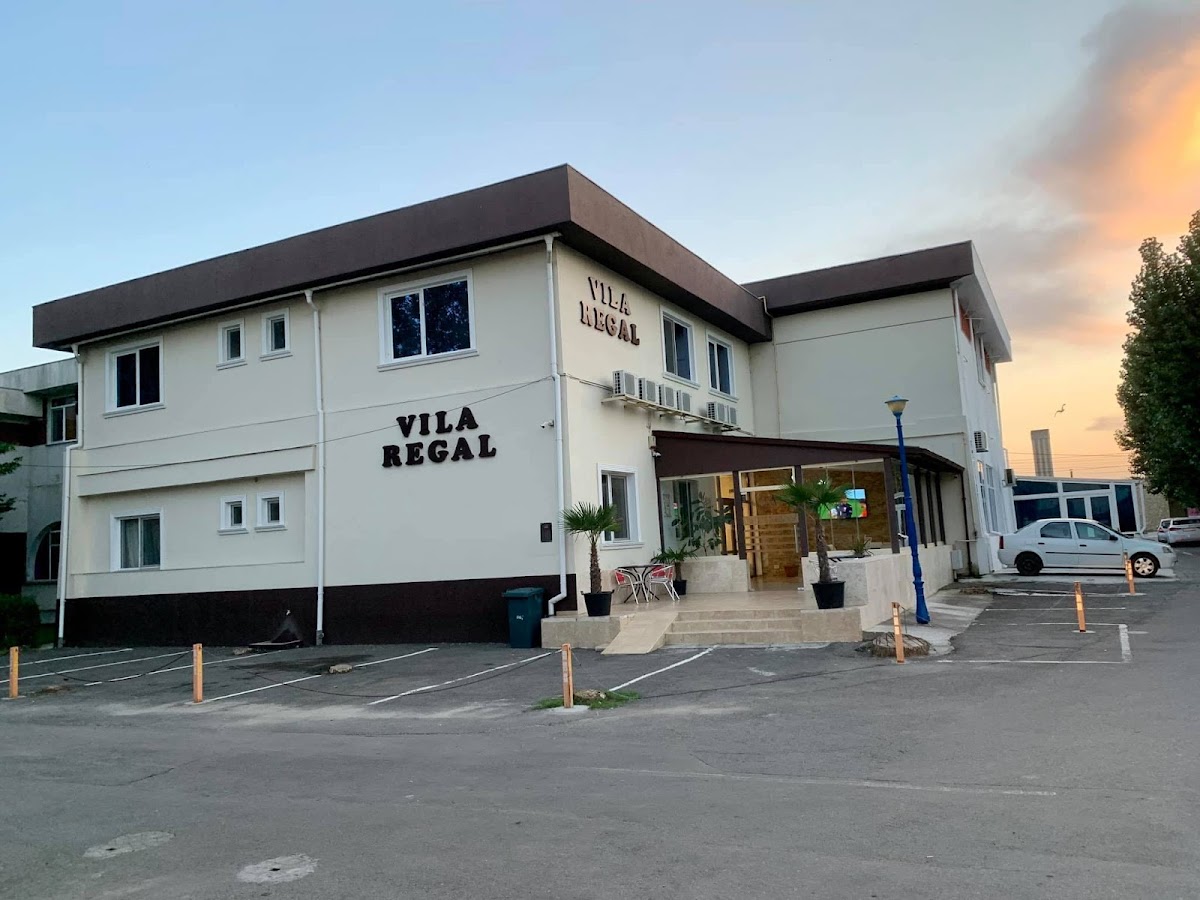 VILA REGAL Mamaia