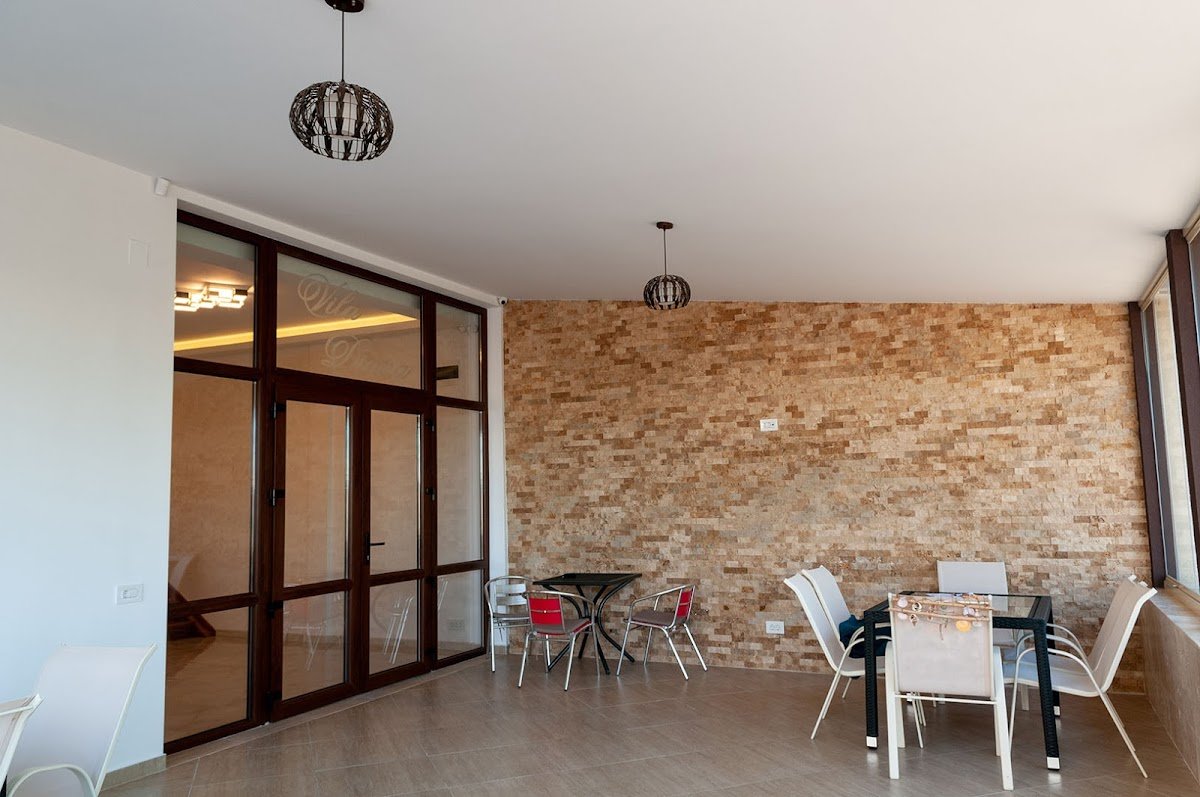VILA REGAL Mamaia 3