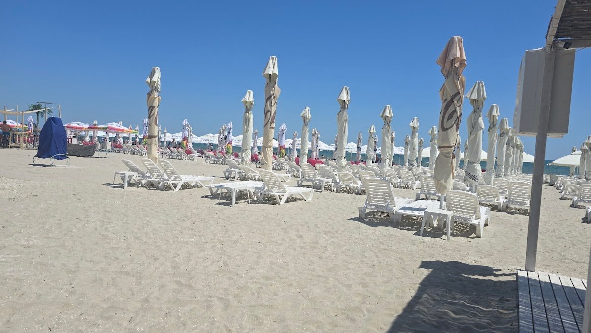 Plaja Ale' Beach 2