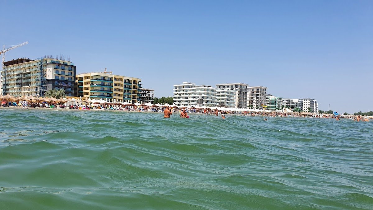 Plaja Ale' Beach 3