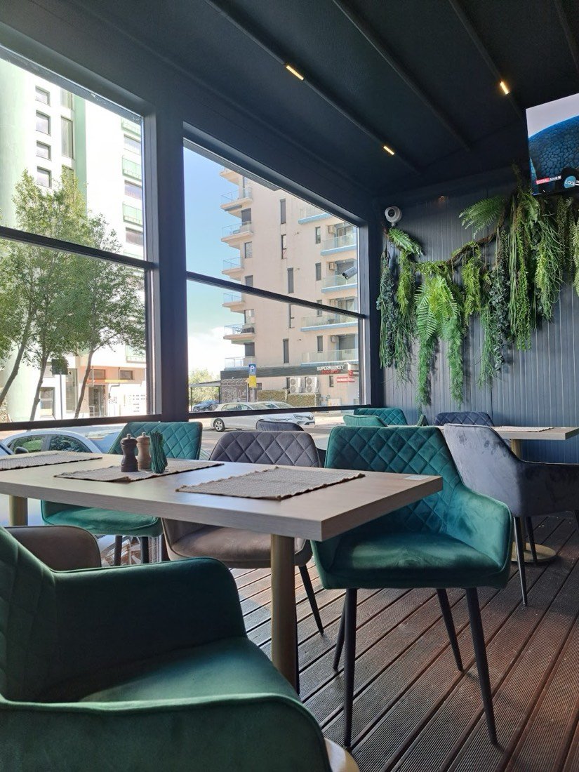 Ce La Vie Lounge 3