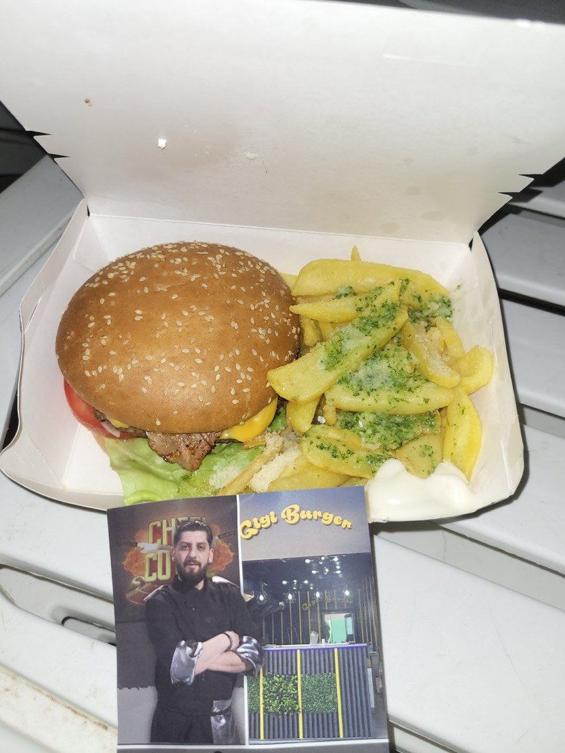 Gigi Burger 2