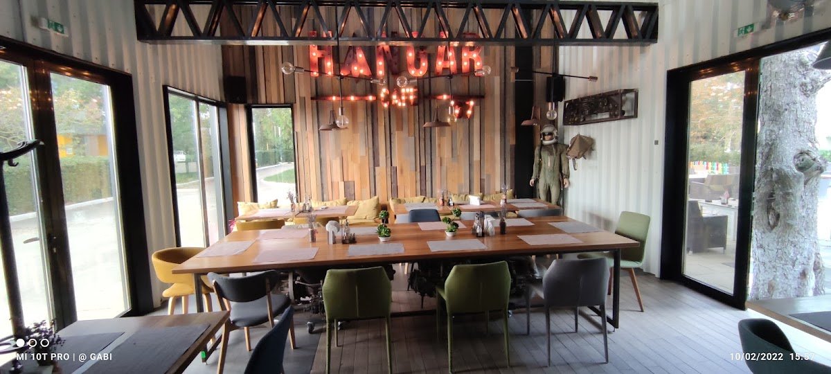 Hangar Cafe 67 3