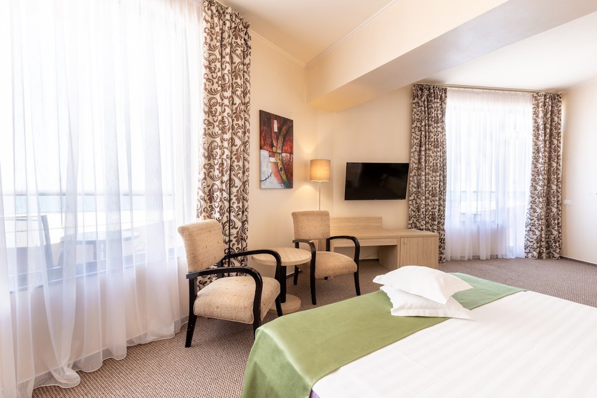 Hotel Bueno • Mamaia 2