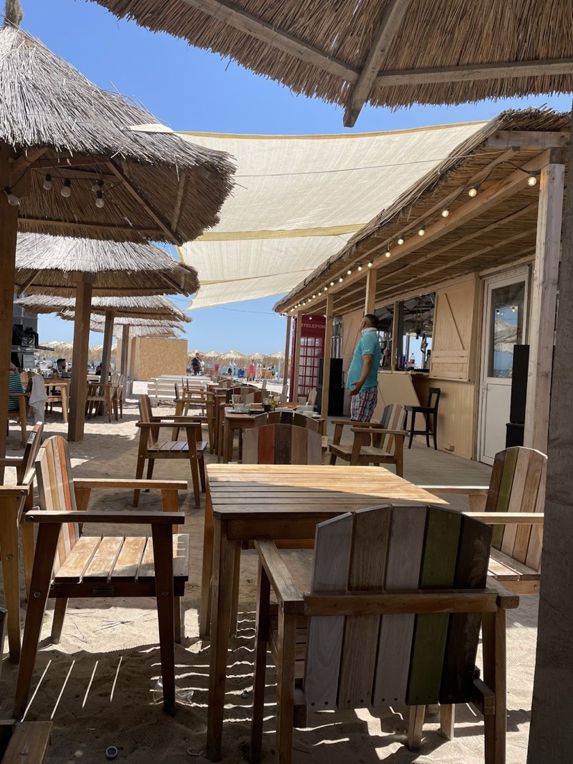 LYANA Restaurant